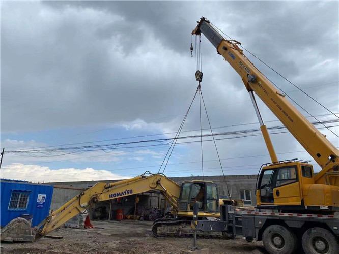 大洼区25吨吊车的工作半径是多少？